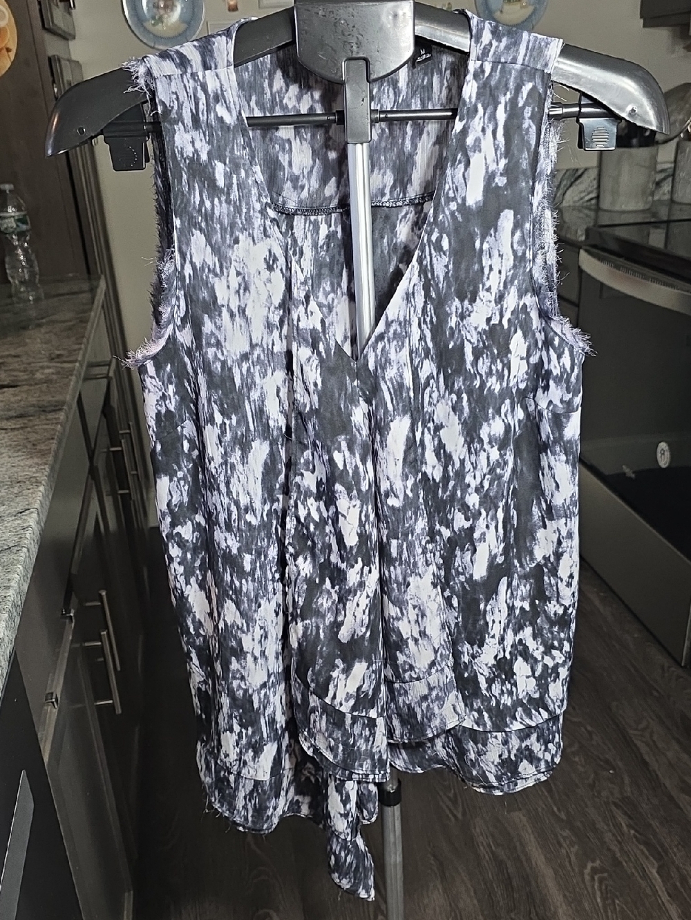 Simply Vera Vera Wang Black and White Tie-Dye V-Neck Layered Chiffon Tank
